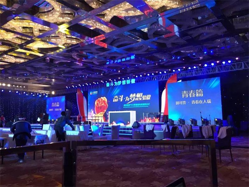 广告设计行业前沿:创意与科技的完美碰撞